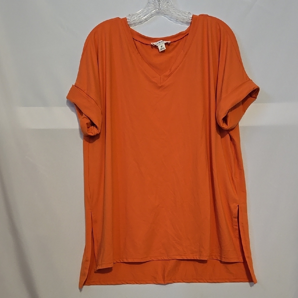 ZENANA, SZ M, SHIRT SHORT SLEEVE,  FOLDED CUFF, VNECK HI/LO HEM, SIDE SLIT